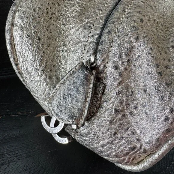 Chanel Matelasse Gold Leather Hand Bag - Picture 4 of 9